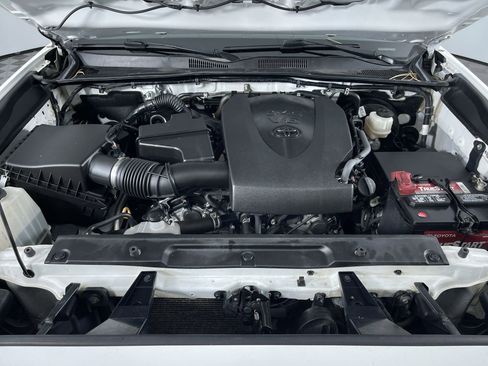 Used 2020 Toyota Tacoma SR5 image 28