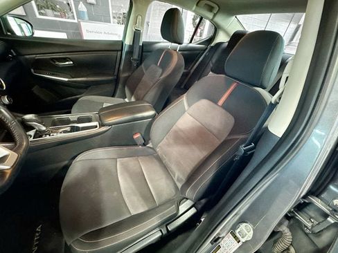 Certified 2022 Nissan Sentra SR w/ Midnight Edition image 16