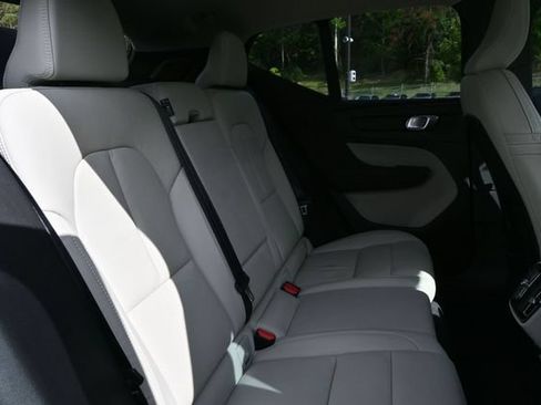 Used 2023 Volvo XC40 B5 Plus w/ Protection Package Premier AWD/4WD image 35