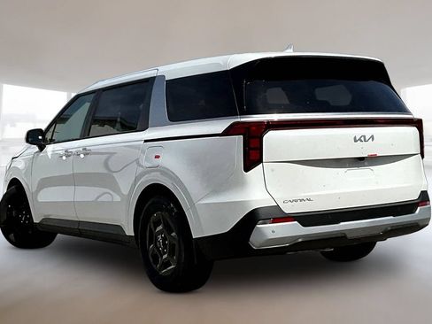 New 2026 Kia Carnival FWD image 3