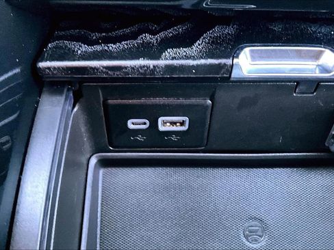 Used 2024 GMC Yukon Denali image 33