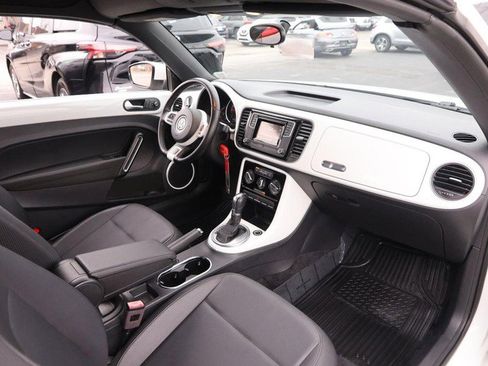 Used 2018 Volkswagen Beetle 2.0T S image 18