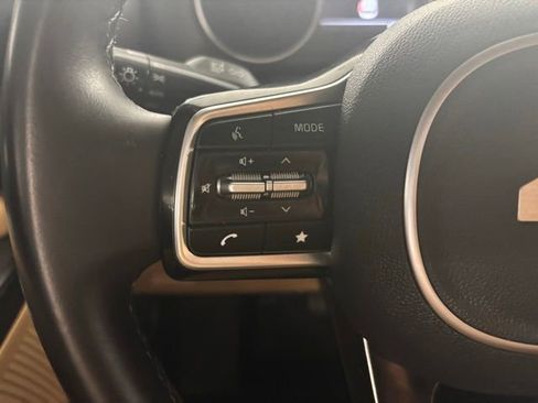 Used 2024 Kia Carnival LX FWD image 26
