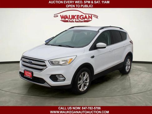 Used 2018 Ford Escape SE FWD image 1