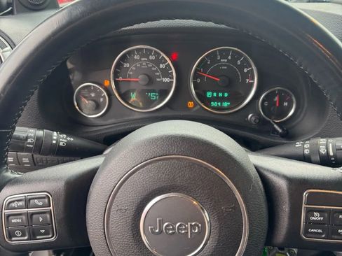 Used 2014 Jeep Wrangler Unlimited Rubicon w/ Connectivity Group image 19