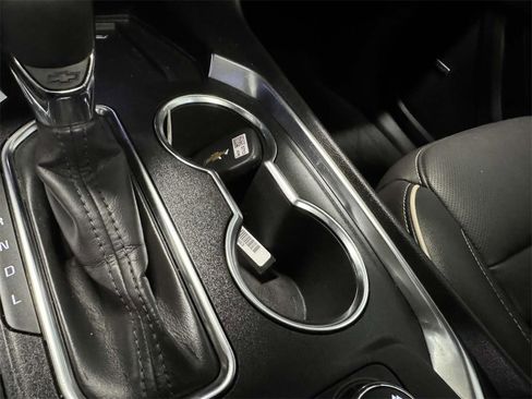 Used 2023 Chevrolet Traverse Premier image 23