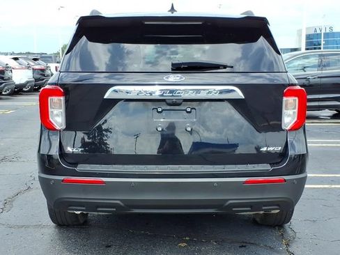 Used 2023 Ford Explorer XLT AWD/4WD image 6