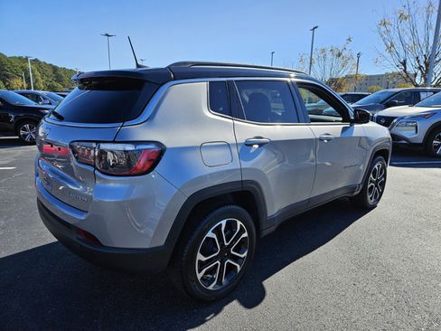 Used 2024 Jeep Compass Limited image 5