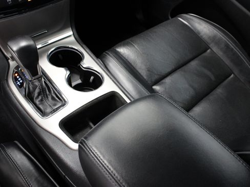 Used 2019 Jeep Grand Cherokee Overland RWD image 17