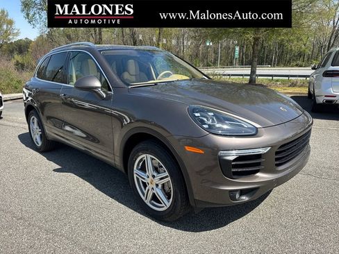 Used 2016 Porsche Cayenne S image 1