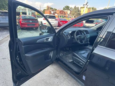 Used 2018 Nissan Pathfinder SL FWD image 9