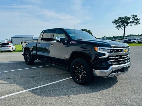 Used 2023 Chevrolet Silverado 1500 LTZ w/ LTZ Premium Package AWD/4WD image 3