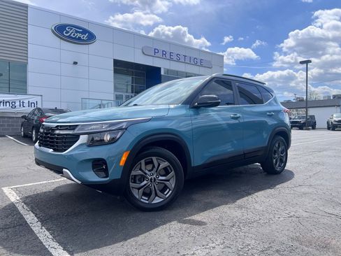 Used 2024 Kia Seltos S AWD/4WD image 1