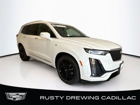 New 2025 Cadillac XT6 Luxury image 1
