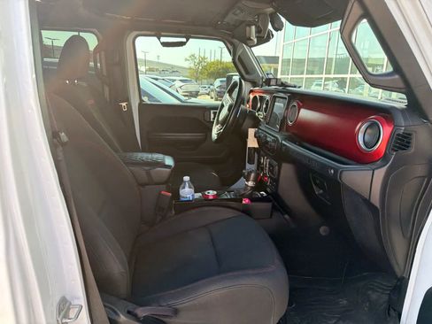 Used 2018 Jeep Wrangler Unlimited Rubicon AWD/4WD image 5