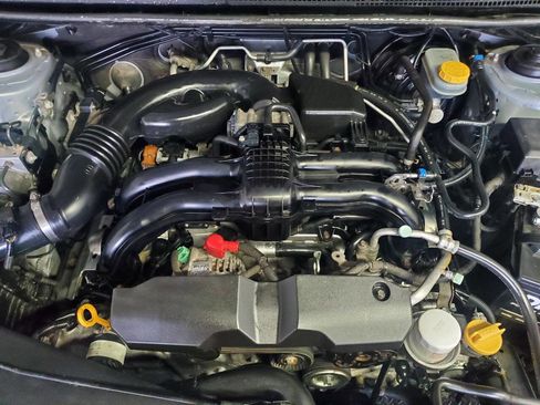 Used 2015 Subaru Crosstrek 2.0i Premium w/ Popular Package #1 AWD/4WD image 4