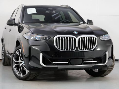 Used 2024 BMW X5 sDrive40i w/ Premium Package image 4