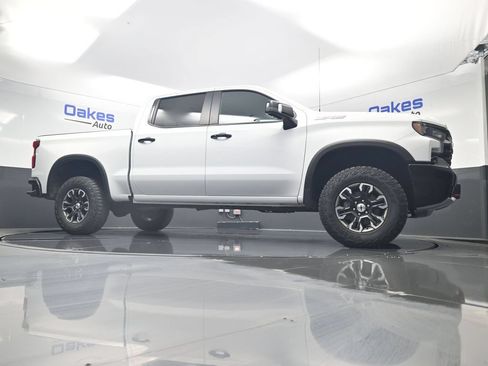 Used 2024 Chevrolet Silverado 1500 ZR2 AWD/4WD image 40