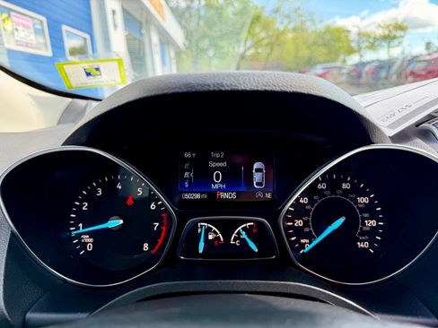 Used 2019 Ford Escape Titanium AWD/4WD image 38