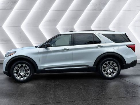 New 2026 Ford Explorer Platinum RWD image 4