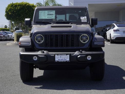 New 2026 Jeep Gladiator Sport AWD/4WD image 9