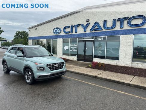 Used 2025 Hyundai Venue SEL FWD image 1