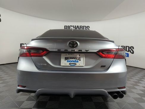 Used 2024 Toyota Camry SE image 4