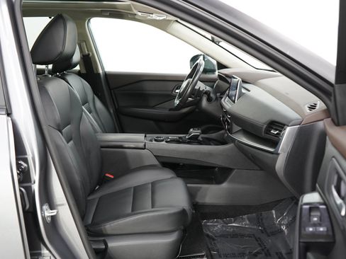 Used 2023 Nissan Rogue SV w/ SV Premium B Package AWD/4WD image 11