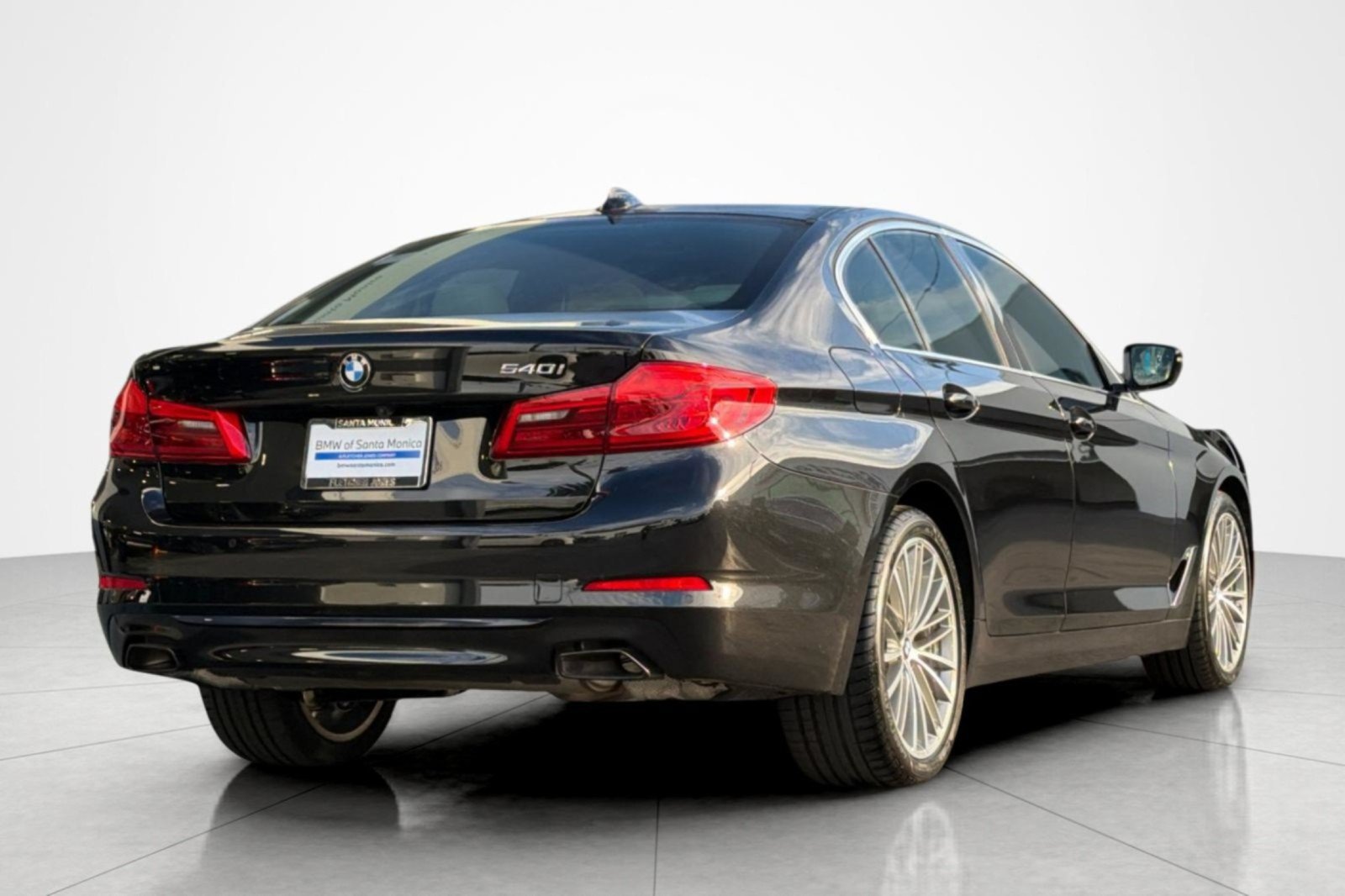 Used 2020 BMW 540i w/ Premium Package RWD image 5