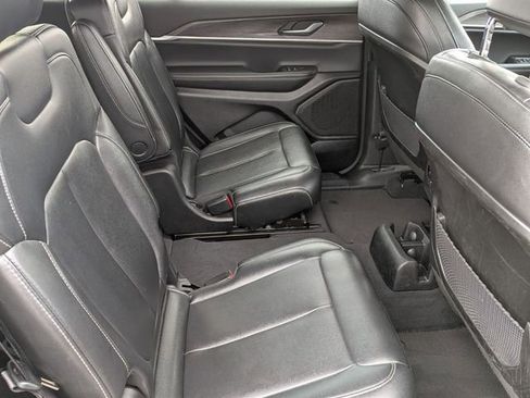 Certified 2023 Jeep Grand Cherokee L Limited image 29