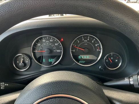 Used 2018 Jeep Wrangler Unlimited Sport image 21