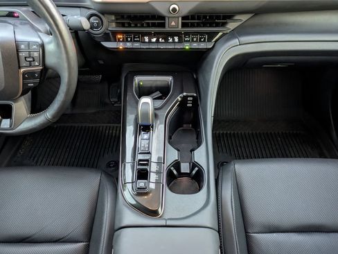 Certified 2024 Toyota Crown Limited w/ Advanced Technology Package image 19