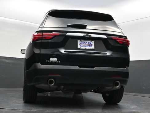 Used 2023 Chevrolet Traverse LS AWD/4WD image 37