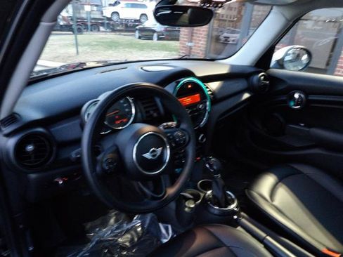 Used 2016 MINI Cooper 4-Door Hardtop image 28