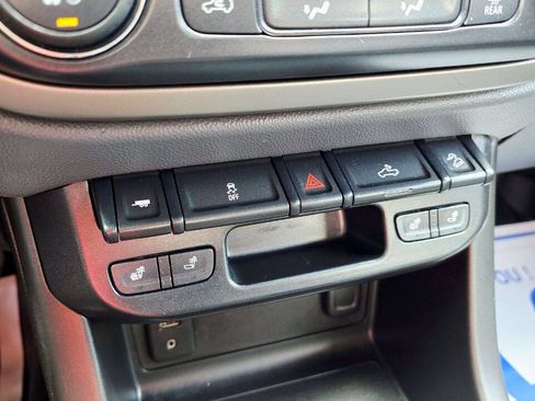 Used 2015 Chevrolet Colorado Z71 AWD/4WD image 19