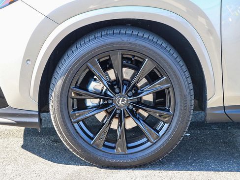 Used 2025 Lexus NX 450h+ F Sport image 9