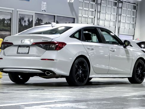 Used 2024 Honda Civic Sport image 8