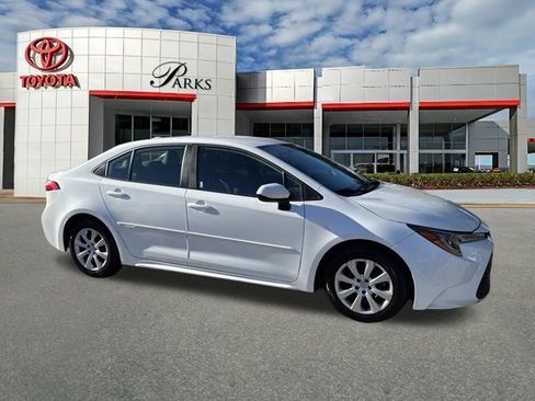 Certified 2024 Toyota Corolla LE image 1