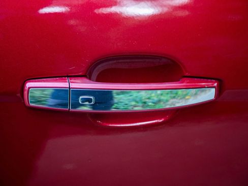 Used 2013 Cadillac SRX Luxury w/ Driver Awareness Package image 21