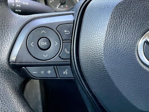 Used 2021 Toyota Corolla LE image 22