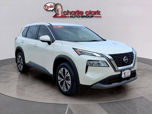 Used 2023 Nissan Rogue SV image 7