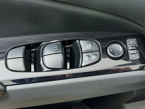 Used 2024 Nissan Altima 2.5 SR image 15