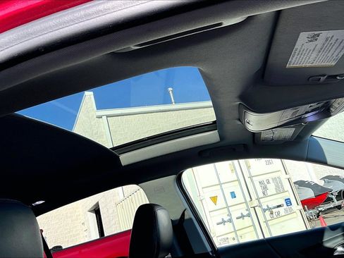 Used 2020 Chevrolet Equinox LT w/ Sport Edition image 18