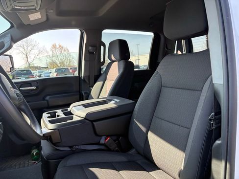 Used 2025 Chevrolet Silverado 2500 Custom w/ Custom Convenience Package image 2