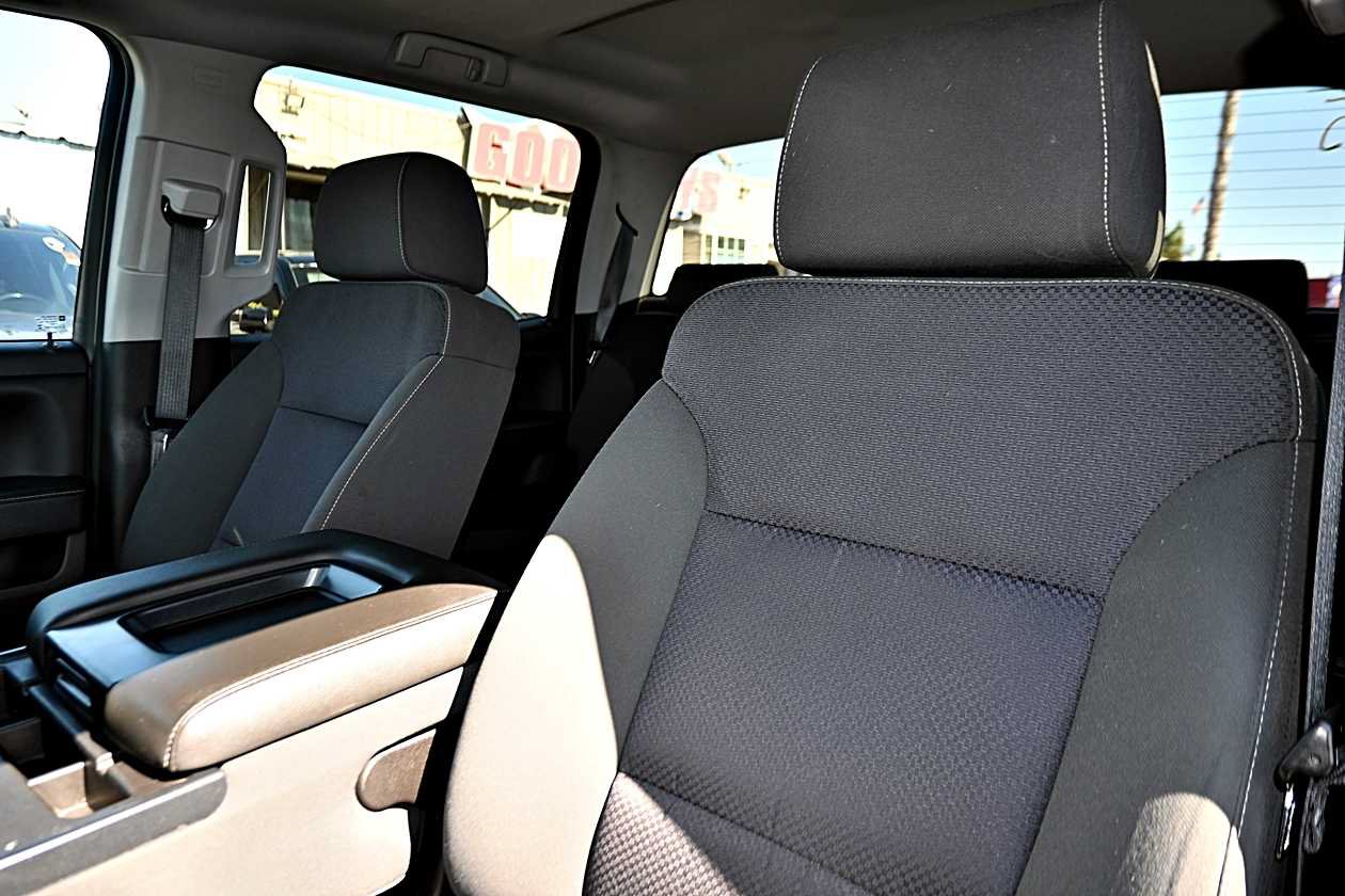 Used 2018 Chevrolet Silverado 1500 LT w/ All Star Edition RWD image 14