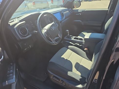 Used 2022 Toyota Tacoma TRD Sport AWD/4WD image 12