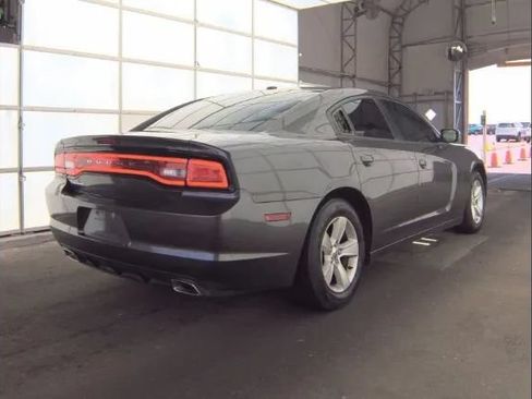 Used 2013 Dodge Charger SE w/ Connectivity Group RWD image 2