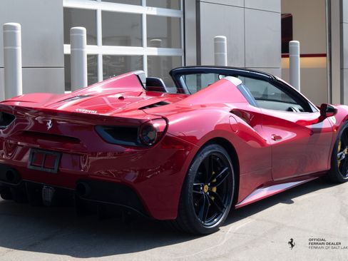 Used 2019 Ferrari 488 Spider RWD image 6