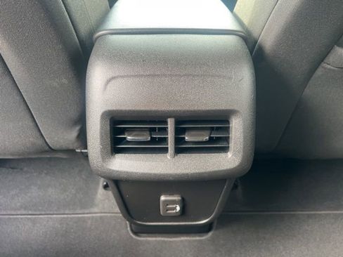 Used 2019 Chevrolet Equinox LT w/ Driver Convenience Package FWD image 17