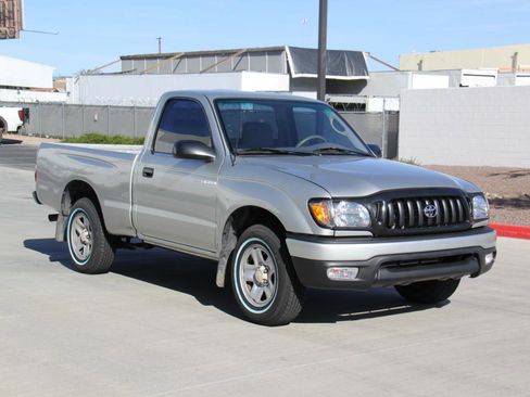 Used 2002 Toyota Tacoma 2WD Regular Cab image 3